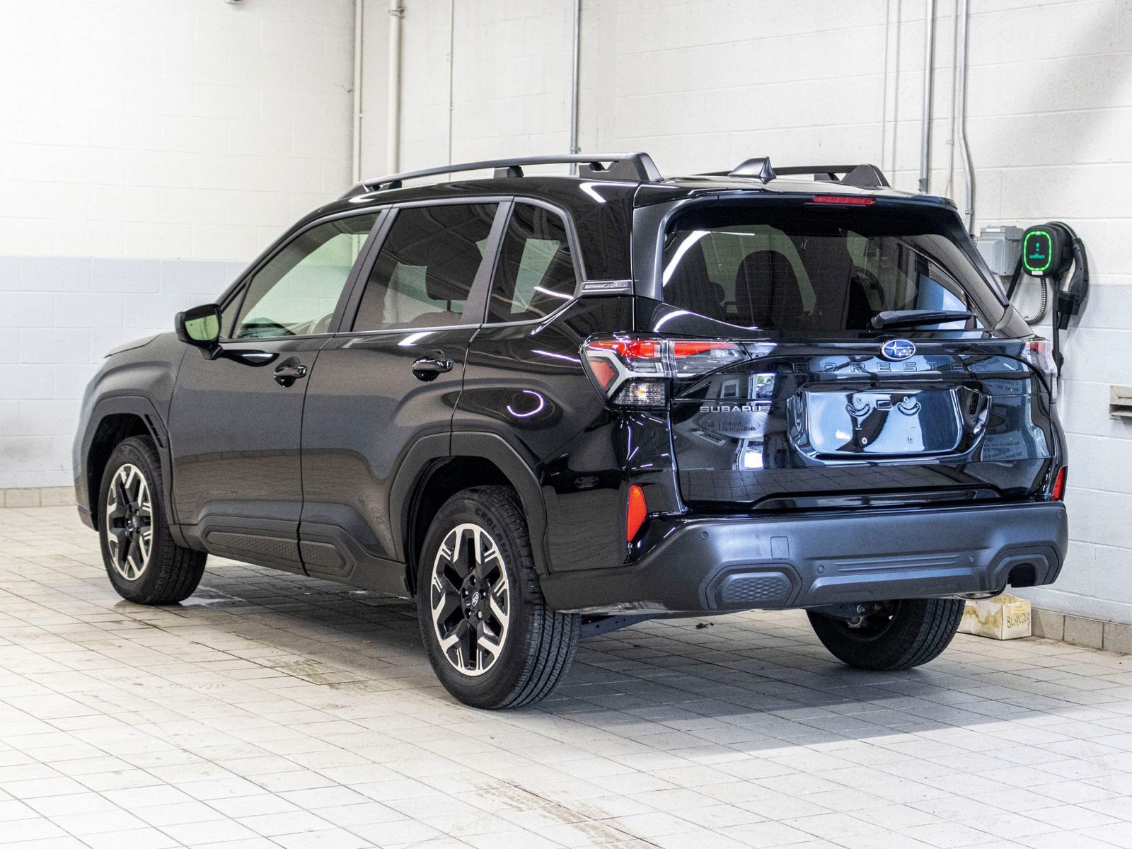 Photo 2025 Subaru FORESTER TOURING TOURING, TOIT, CARPLAY, BANCS CHAUFF, ECRAN 11.6 #4