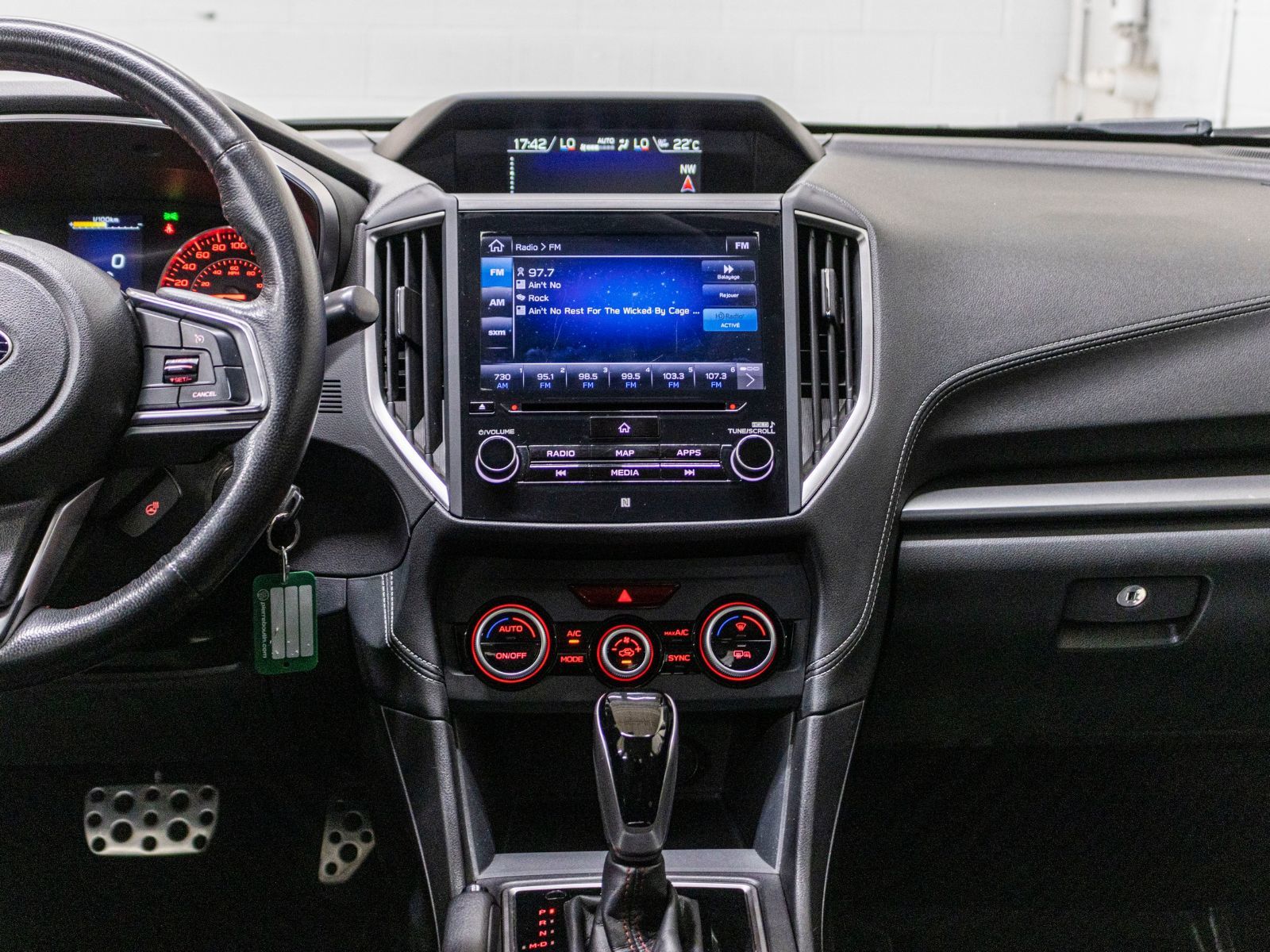 Photo Subaru IMPREZA SPORT-TECH SPORT-TECH, CUIR, TOIT, CARPLAY, BANCS CHAUFF, CAM 2017 #8