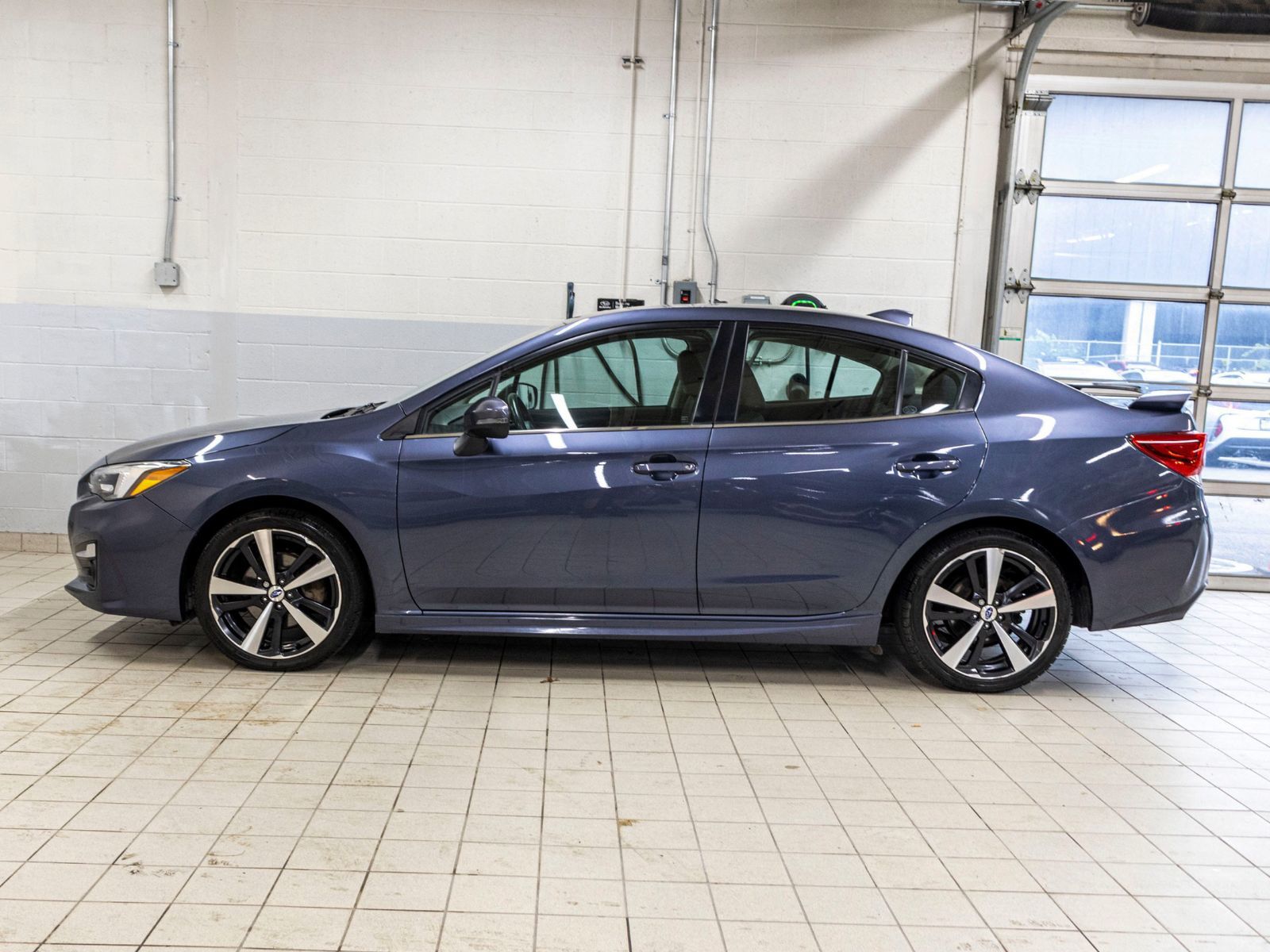 Photo Subaru IMPREZA SPORT-TECH SPORT-TECH, CUIR, TOIT, CARPLAY, BANCS CHAUFF, CAM 2017 #3
