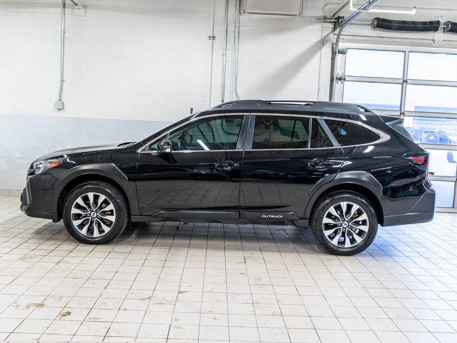 Photo 2024 Subaru OUTBACK LIMITED XT LIMITED XT, 2.4L TURBO, CUIR, TOIT, CARPLAY,HARMAN #3