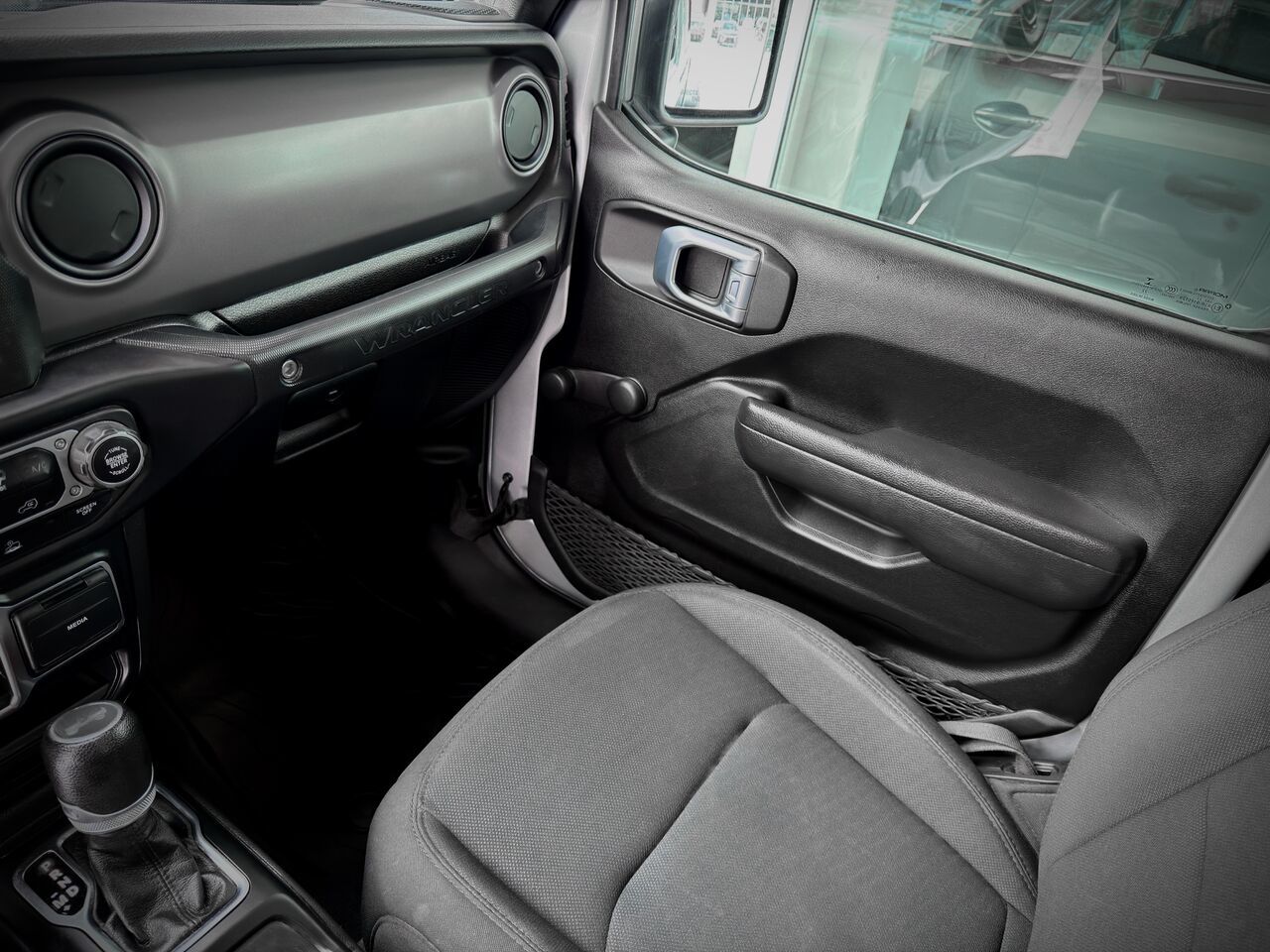 Jeep Wrangler Willys Sport 4x4 2022-19