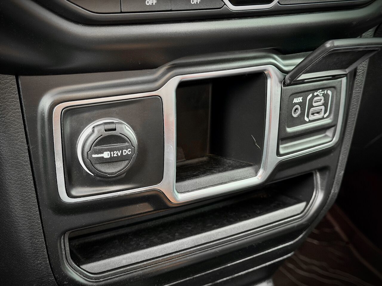 Jeep Wrangler Willys Sport 4x4 2022-32