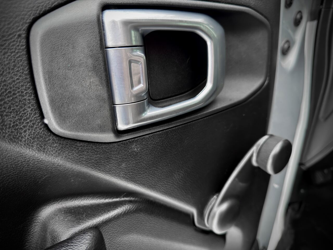 Jeep Wrangler Willys Sport 4x4 2022-29