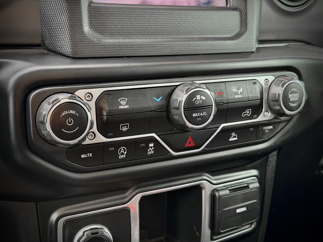 Jeep Wrangler Willys Sport 4x4 2022-26