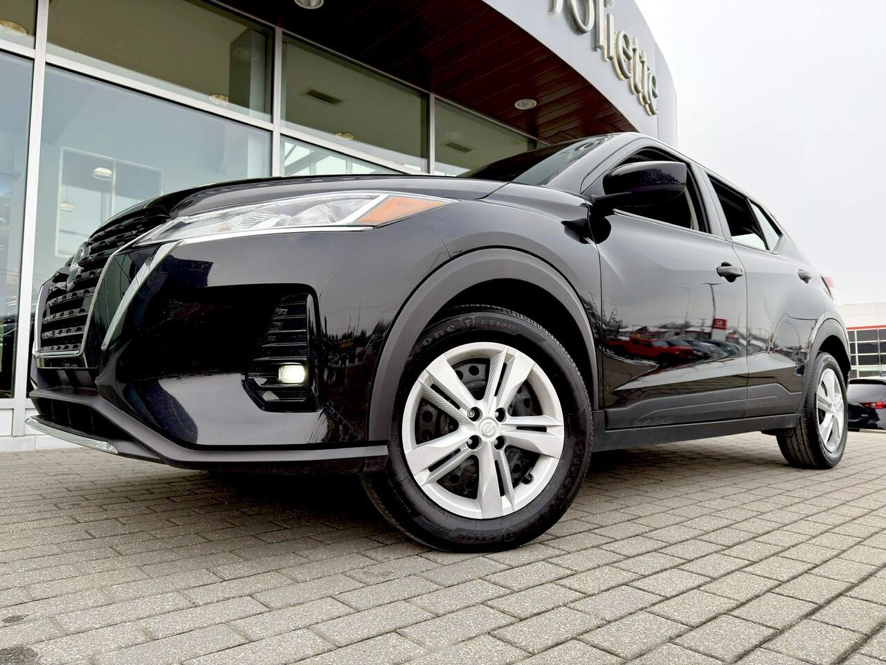 2022 Nissan Kicks S TA-1