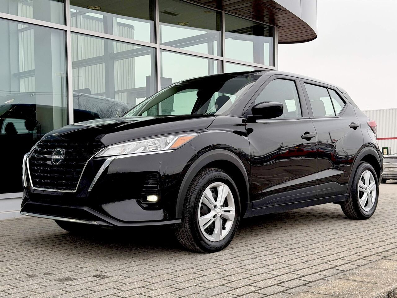 2022 Nissan Kicks S TA-4