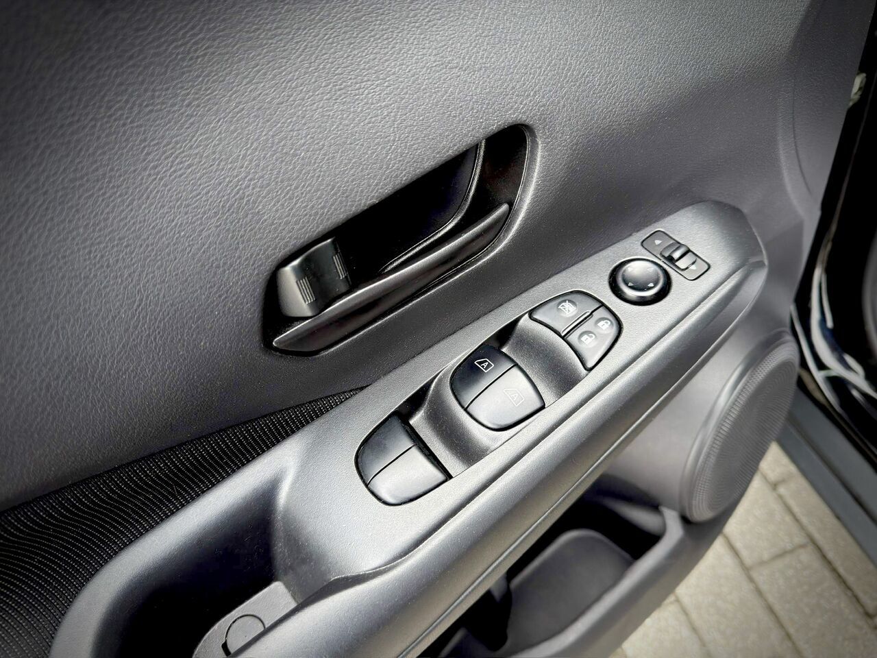 2022 Nissan Kicks S TA-30