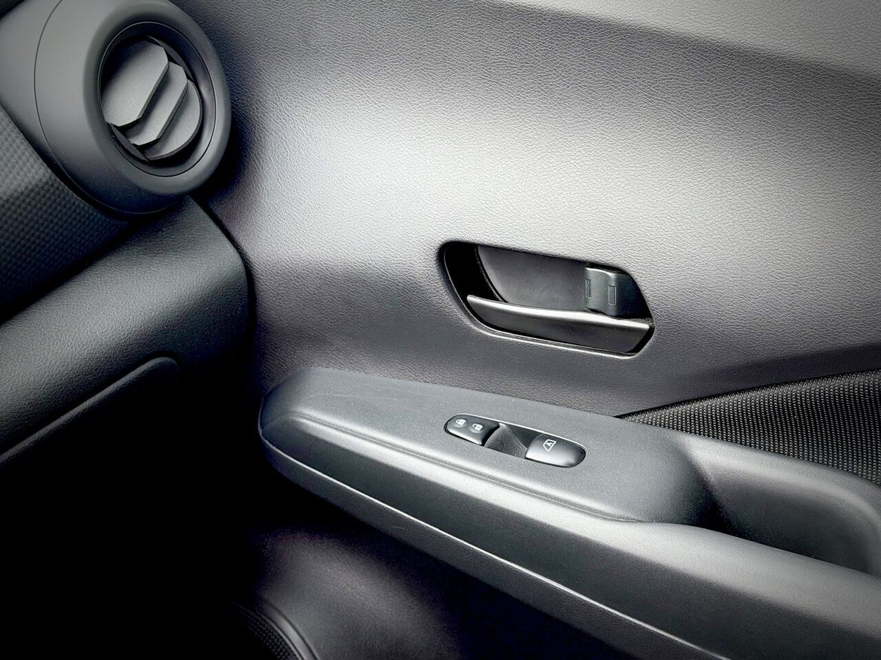 2022 Nissan Kicks S TA-29