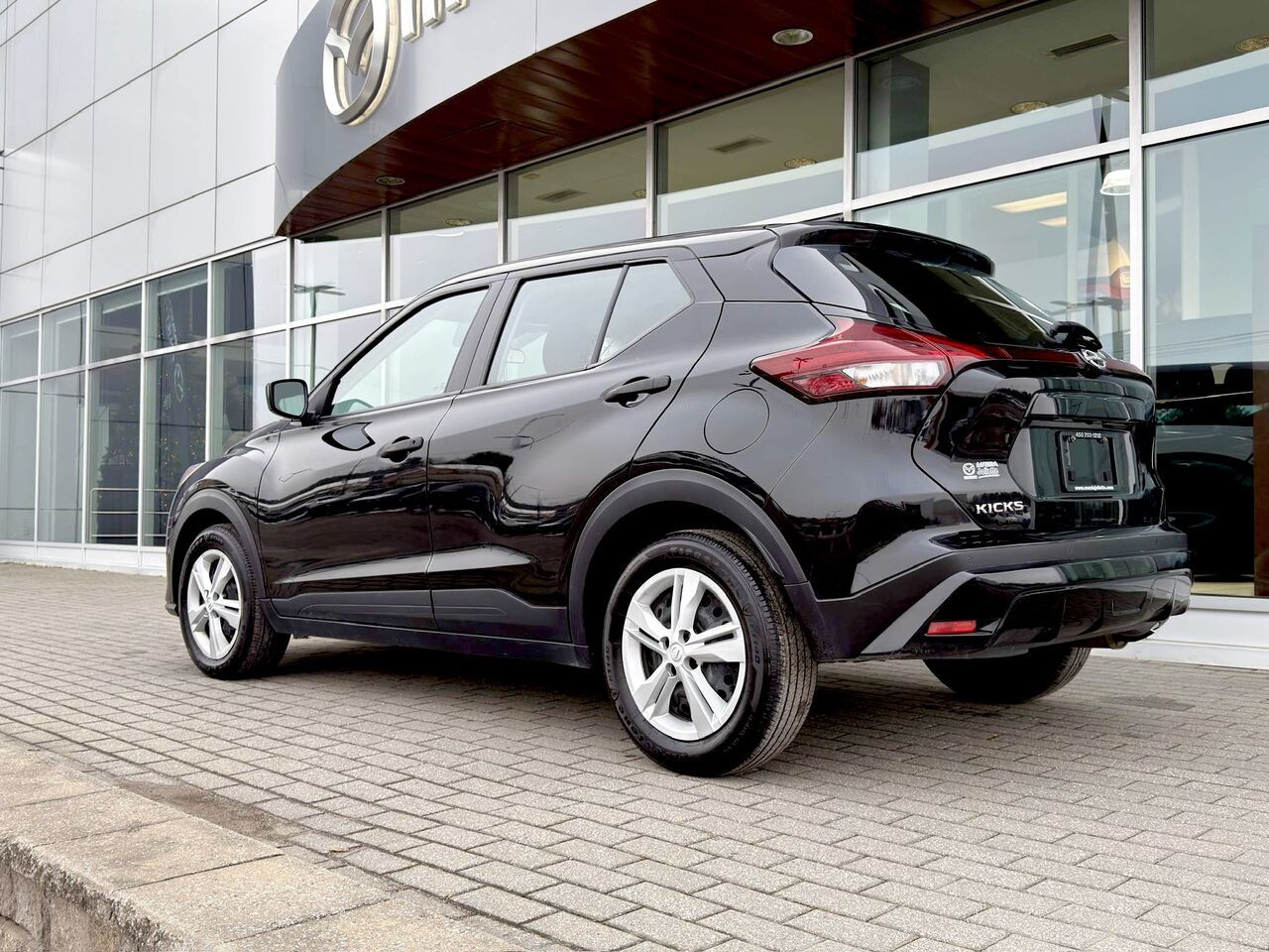 2022 Nissan Kicks S TA-9