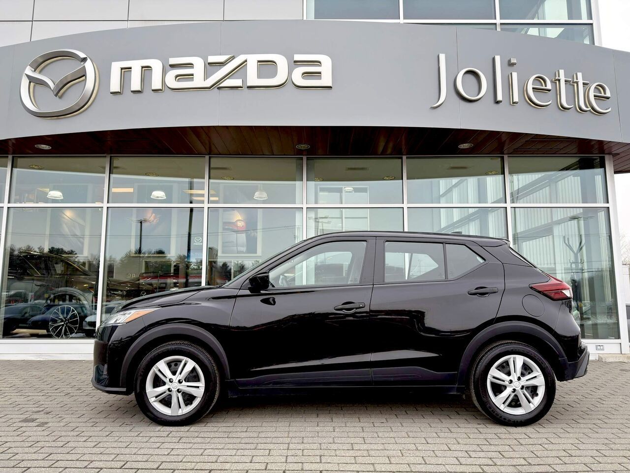 2022 Nissan Kicks S TA-2