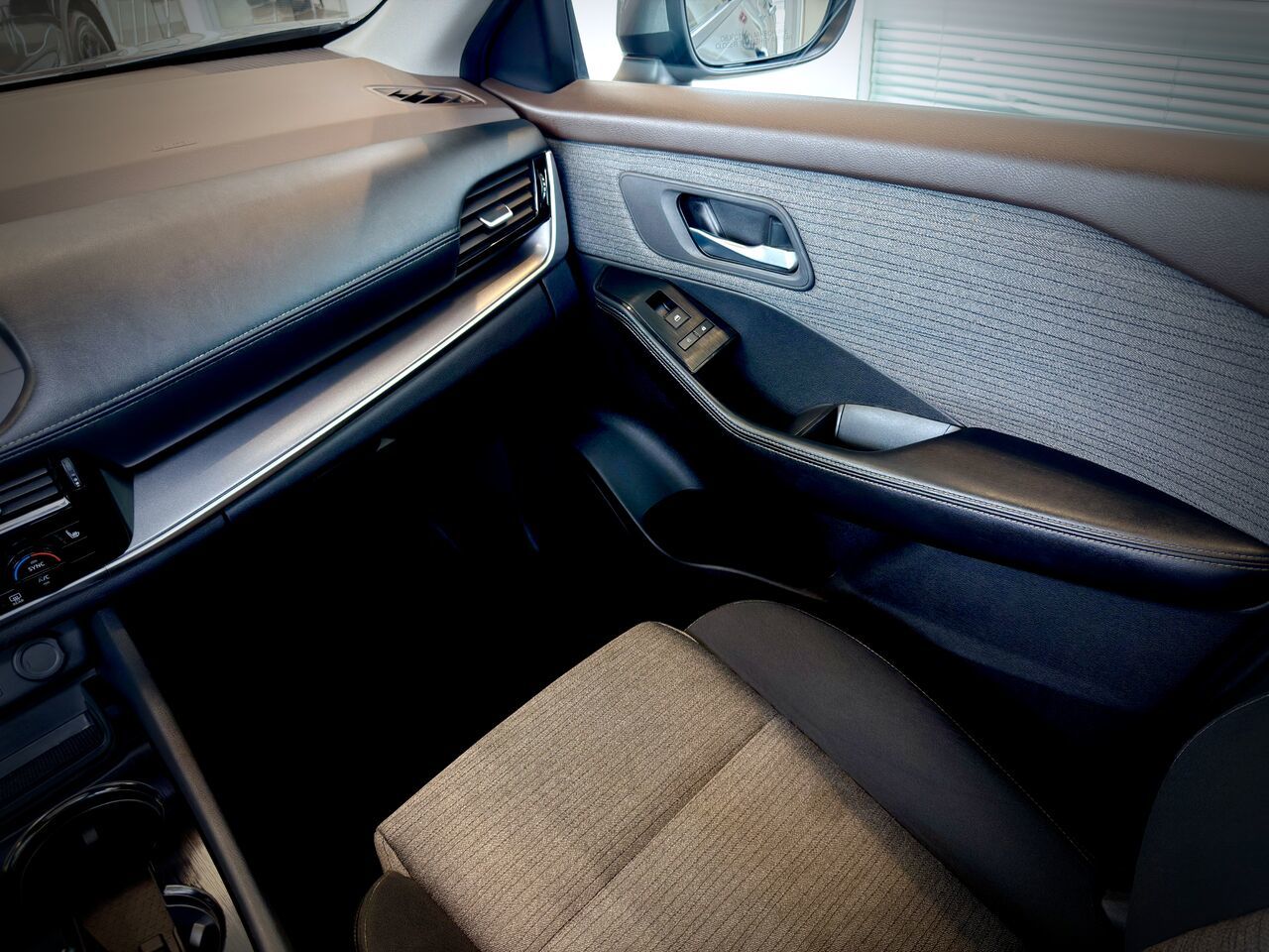 2022 Nissan Rogue SV AWD-25