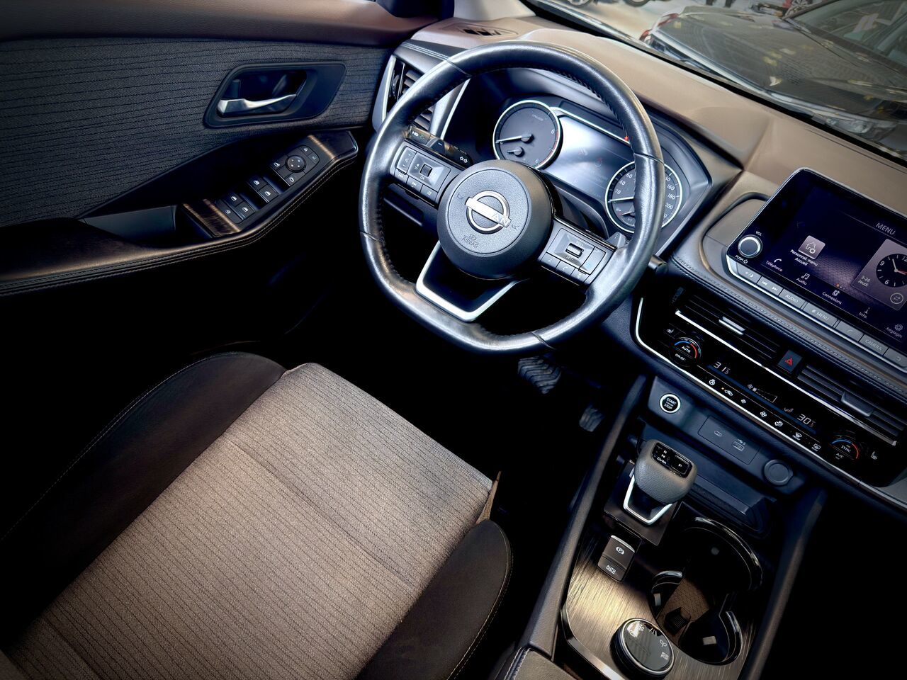 2022 Nissan Rogue SV AWD-23