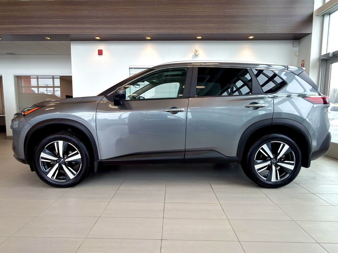 2022 Nissan Rogue SV AWD-9