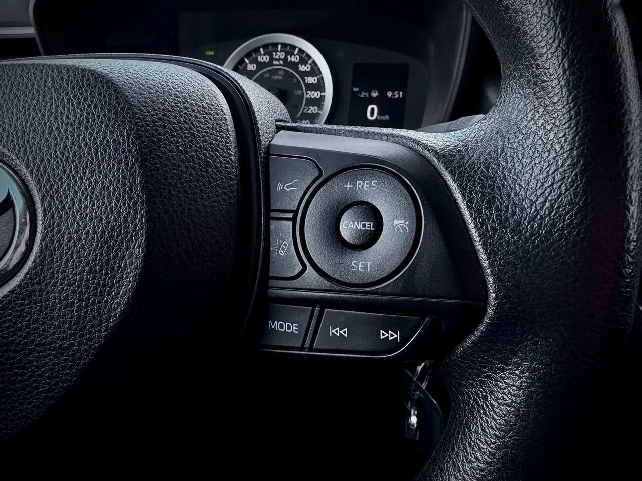 2022 Toyota Corolla LE CVT-23