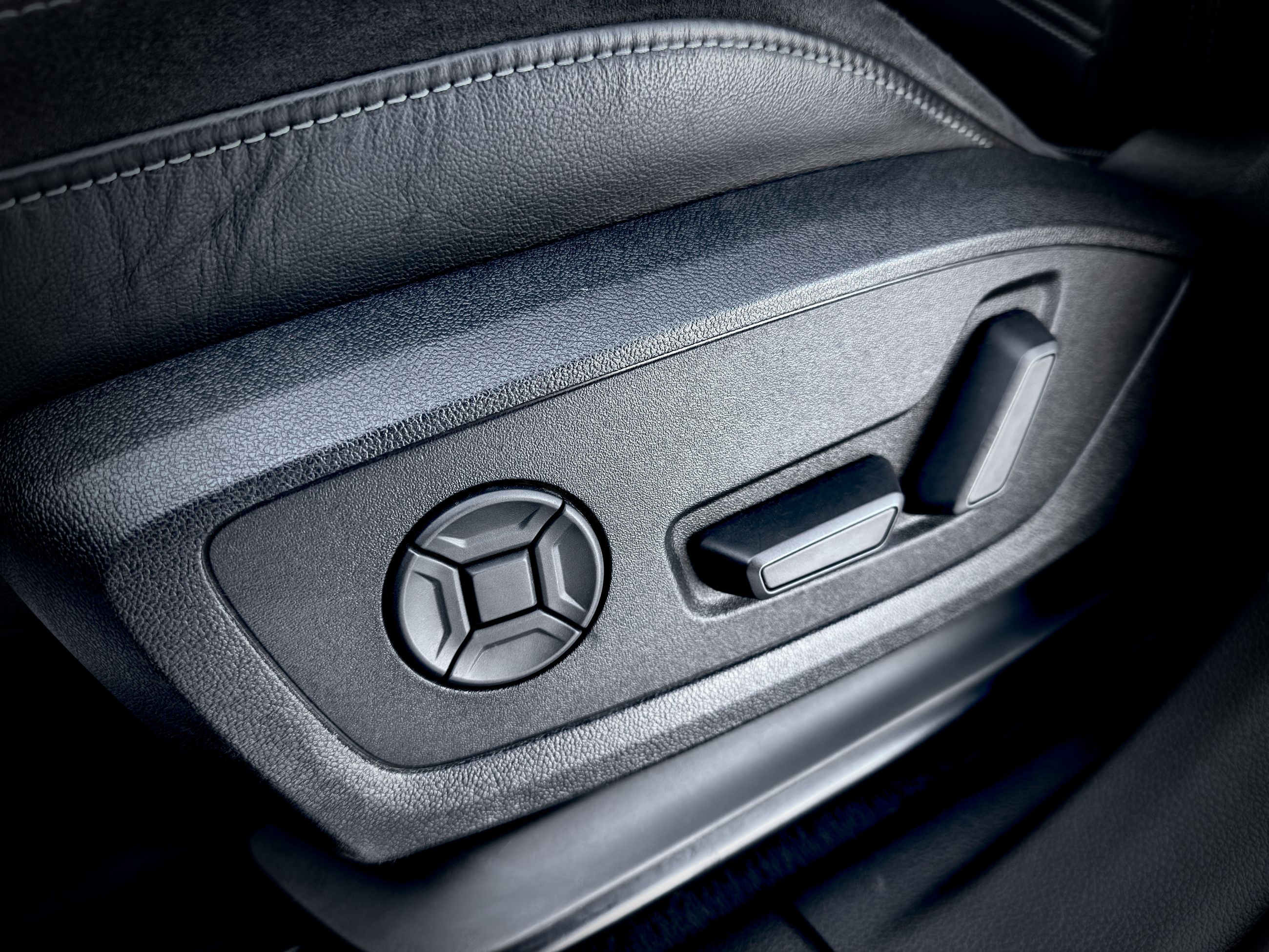 Audi Q3 Technik 2019-38