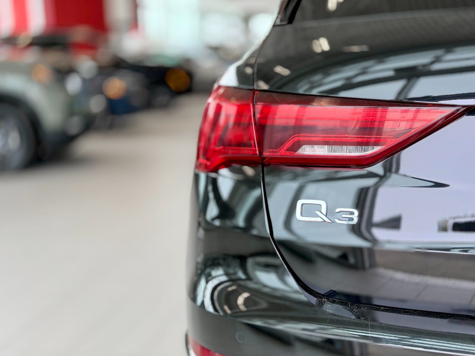 Audi Q3 Progressiv 45 2023-13