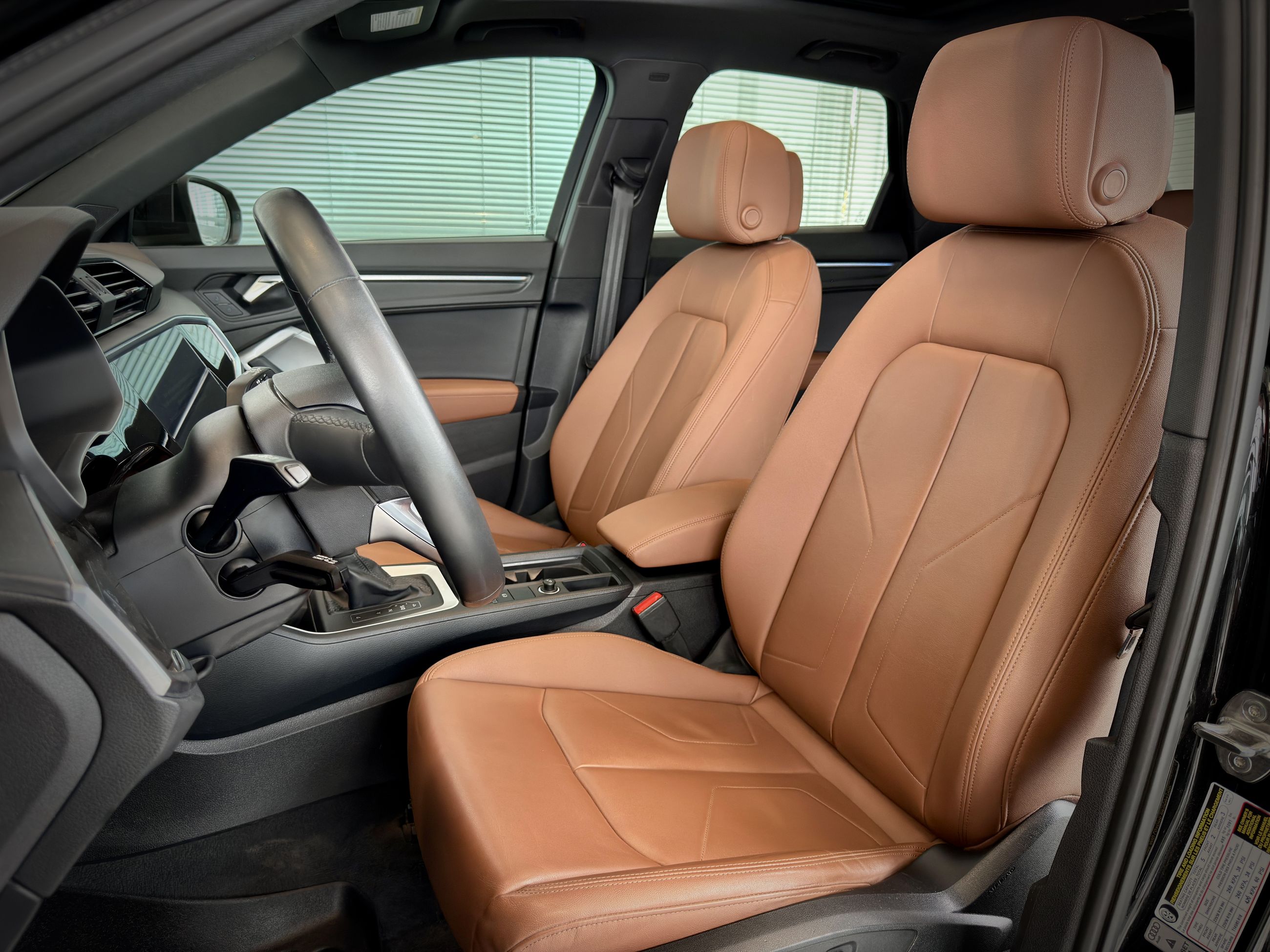 Audi Q3 Progressiv 45 2023-18