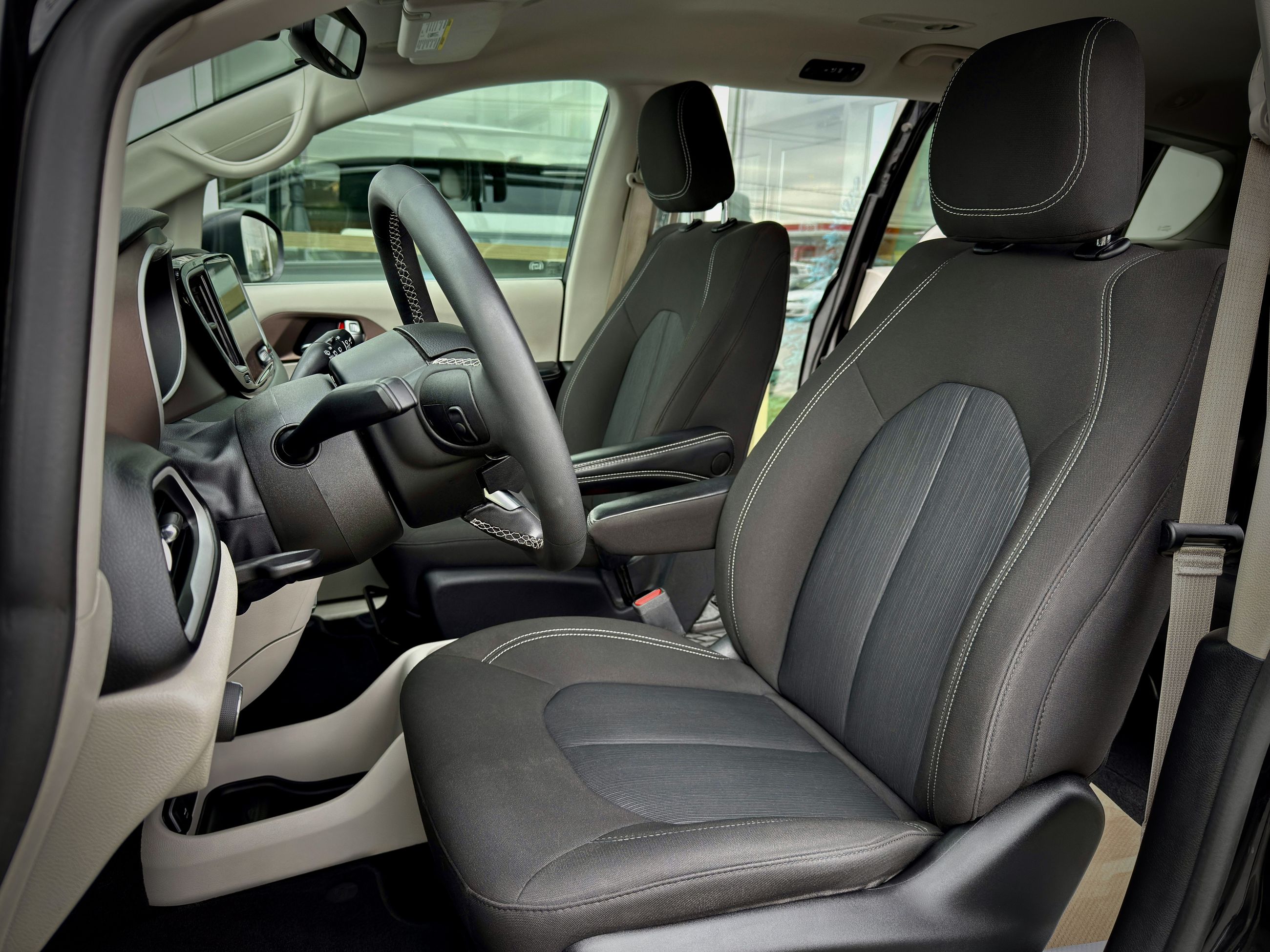 Chrysler Grand Caravan SXT 2022-17