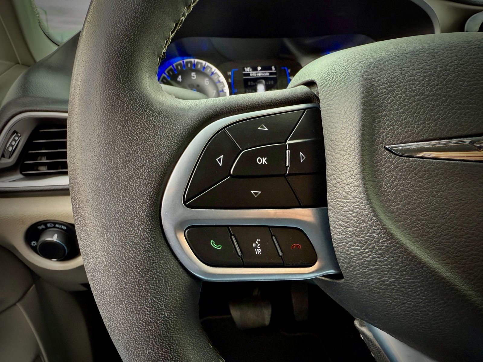 Chrysler Grand Caravan SXT 2022-26