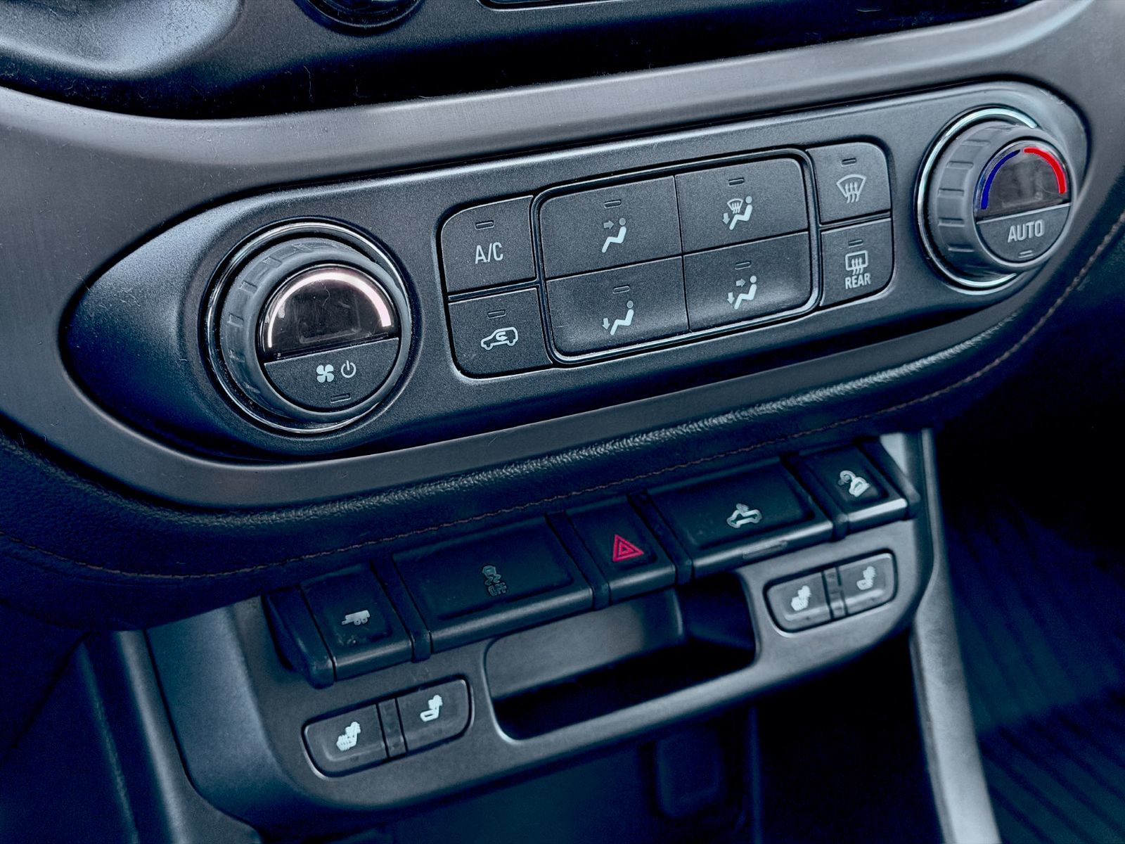 GMC Canyon 4WD All Terrain w/Cloth 2018-31