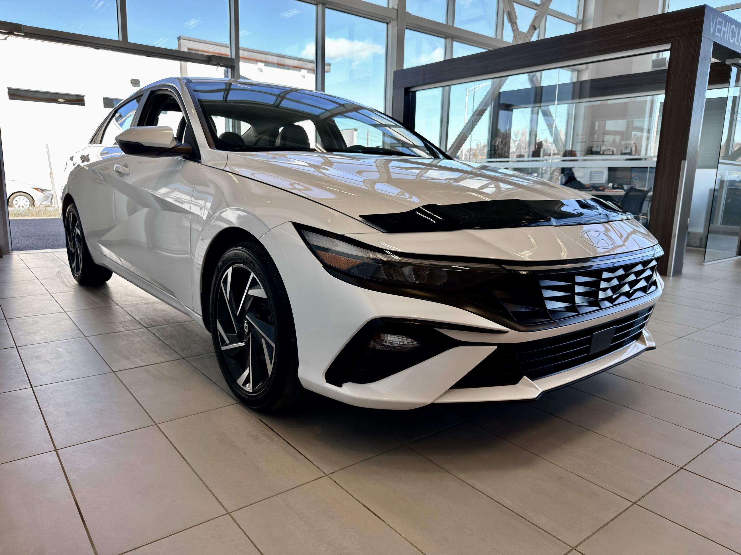 Photo Hyundai Elantra Luxury 2024 #7