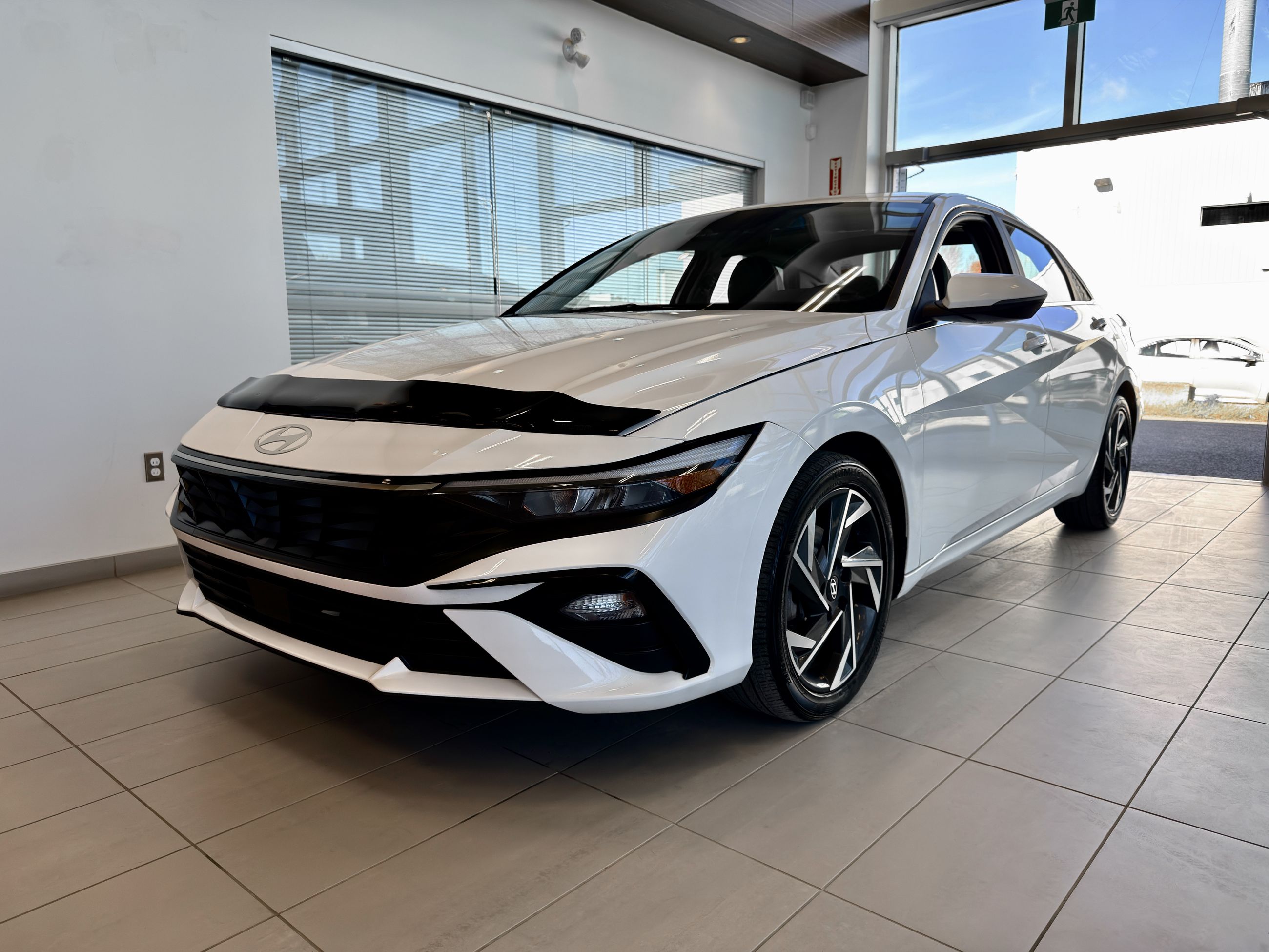 Photo Hyundai Elantra Luxury 2024 #4