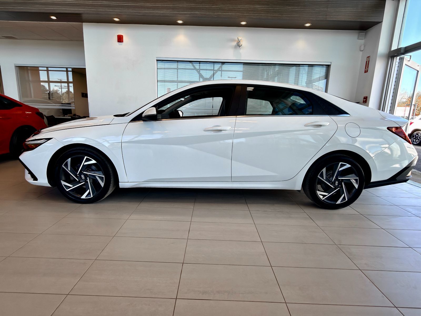 Photo Hyundai Elantra Luxury 2024 #8