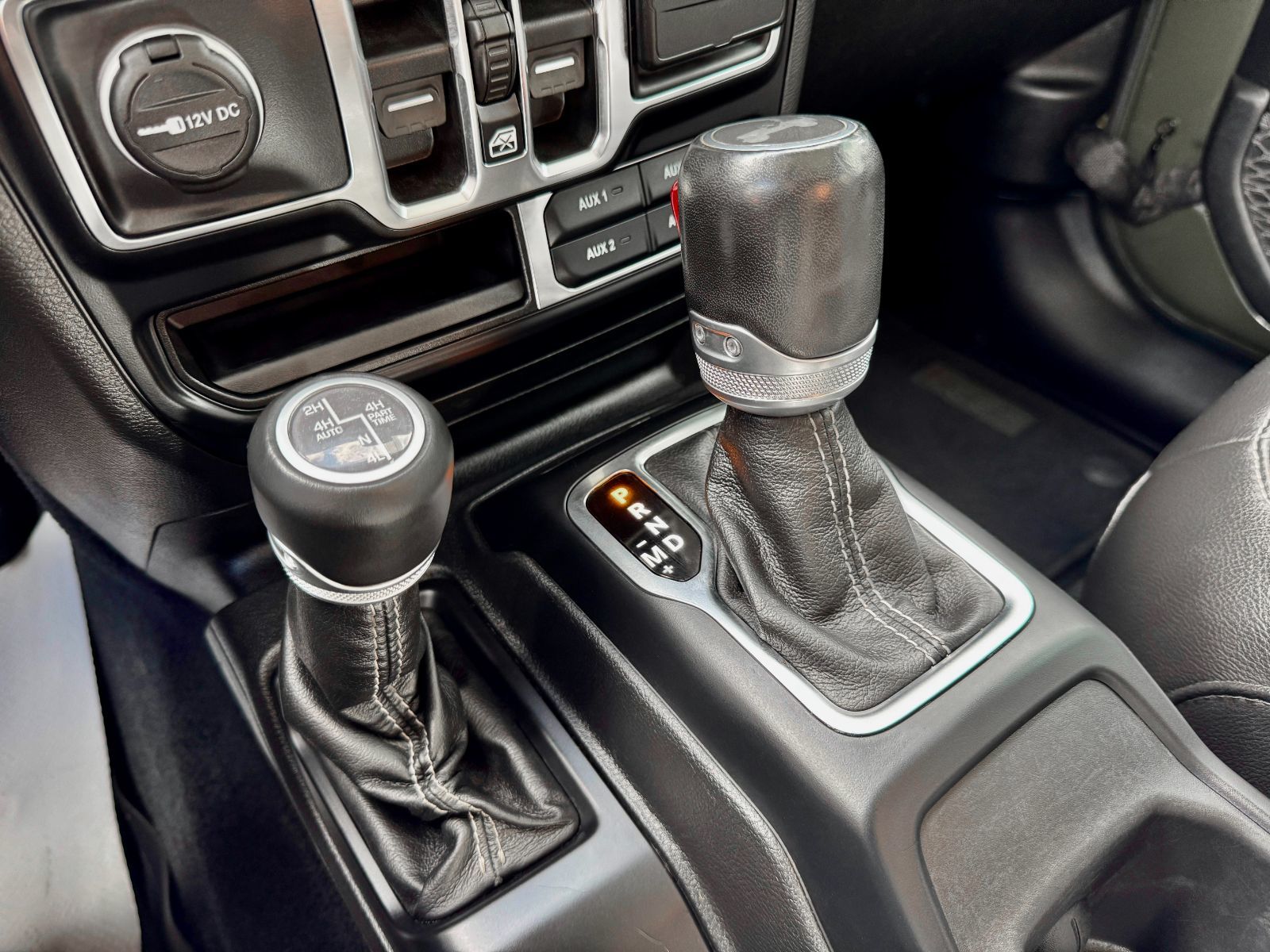 Jeep Wrangler 4xe Unlimited Sahara 2022-25