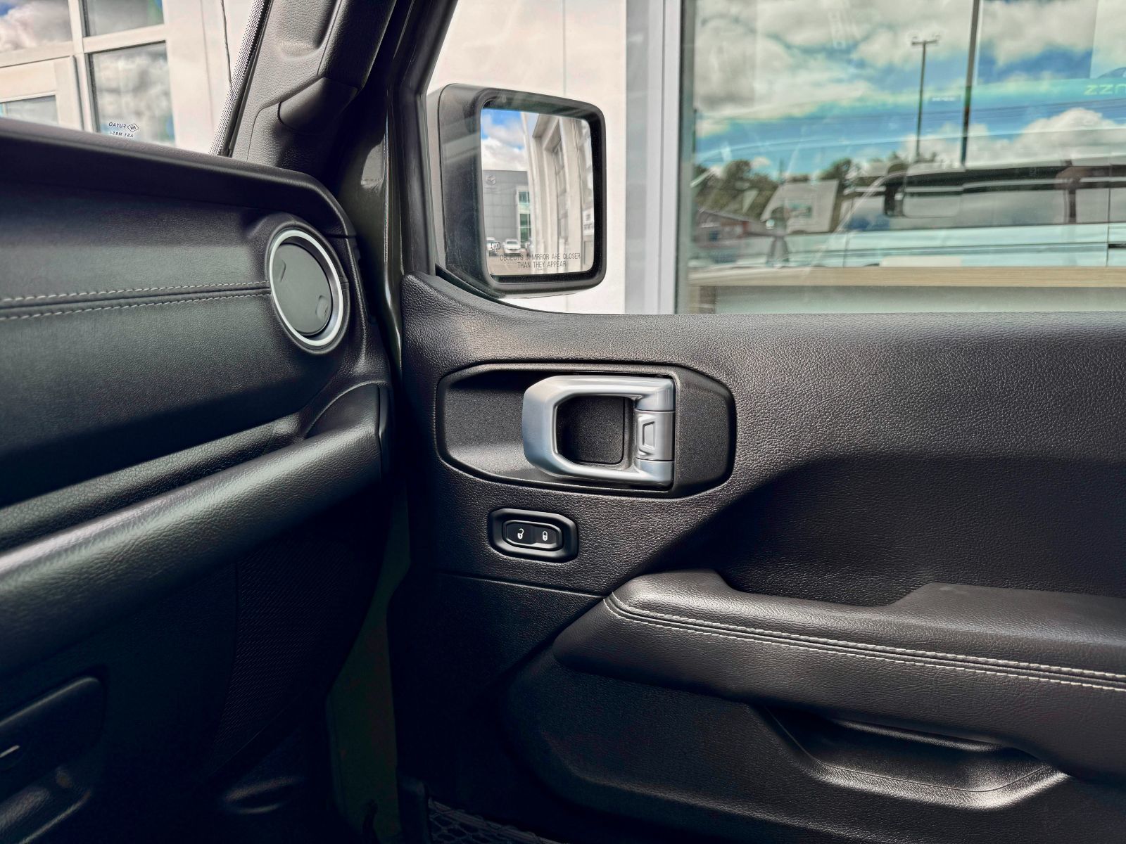 Jeep Wrangler 4xe Unlimited Sahara 2022-26