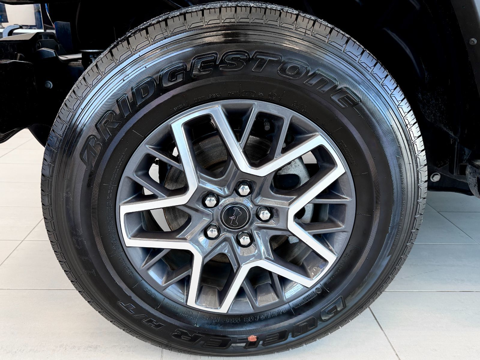 Jeep Wrangler Sahara 2024-15