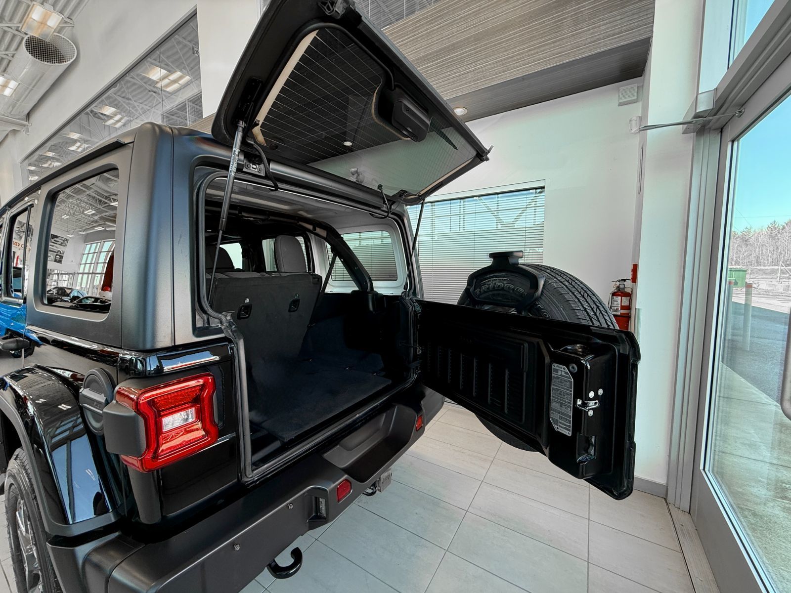 Jeep Wrangler Sahara 2024-11