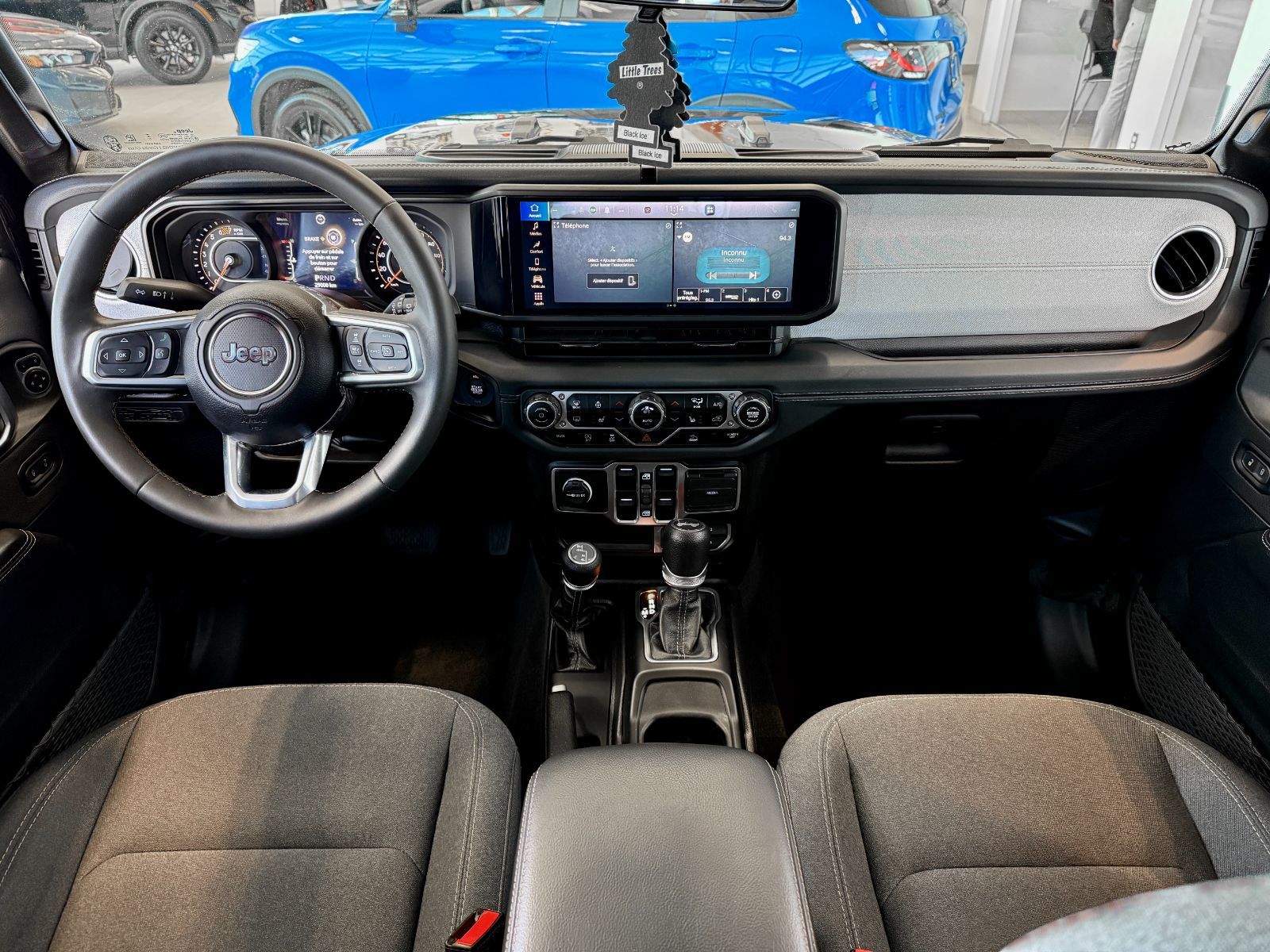Jeep Wrangler Sahara 2024-24