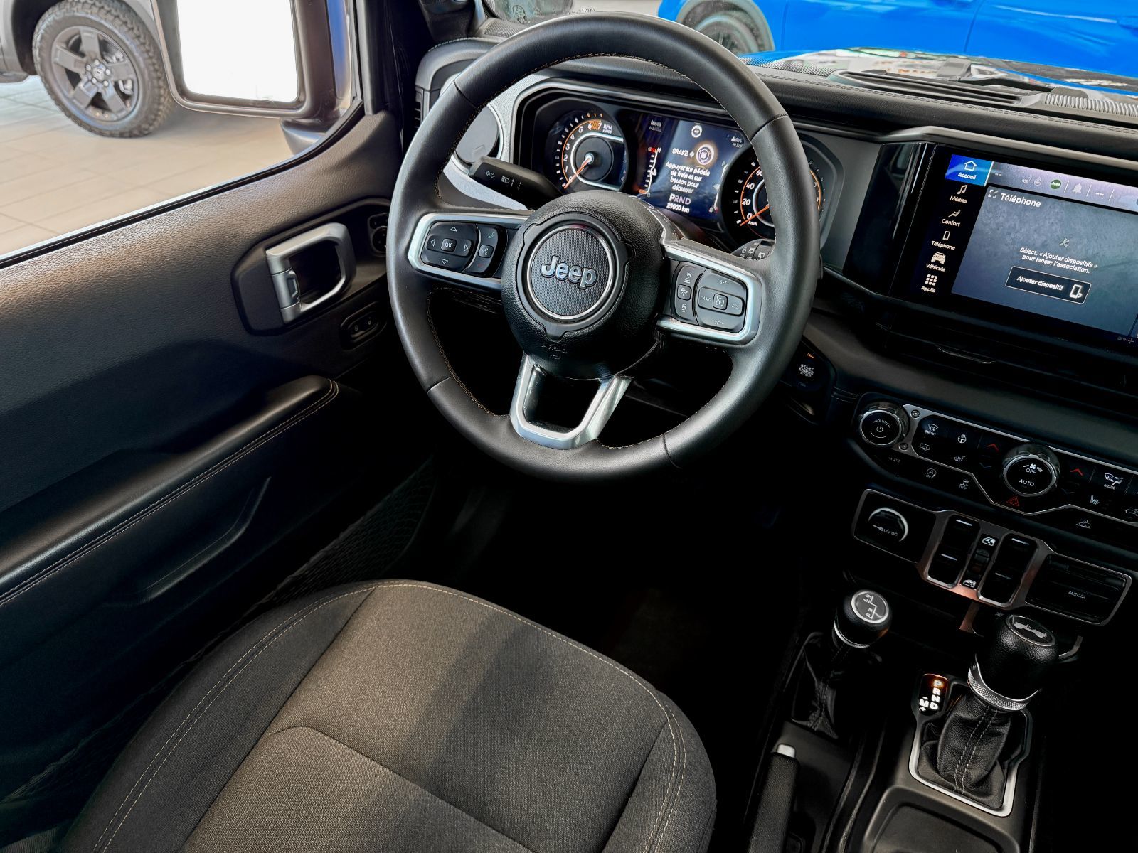 Jeep Wrangler Sahara 2024-23