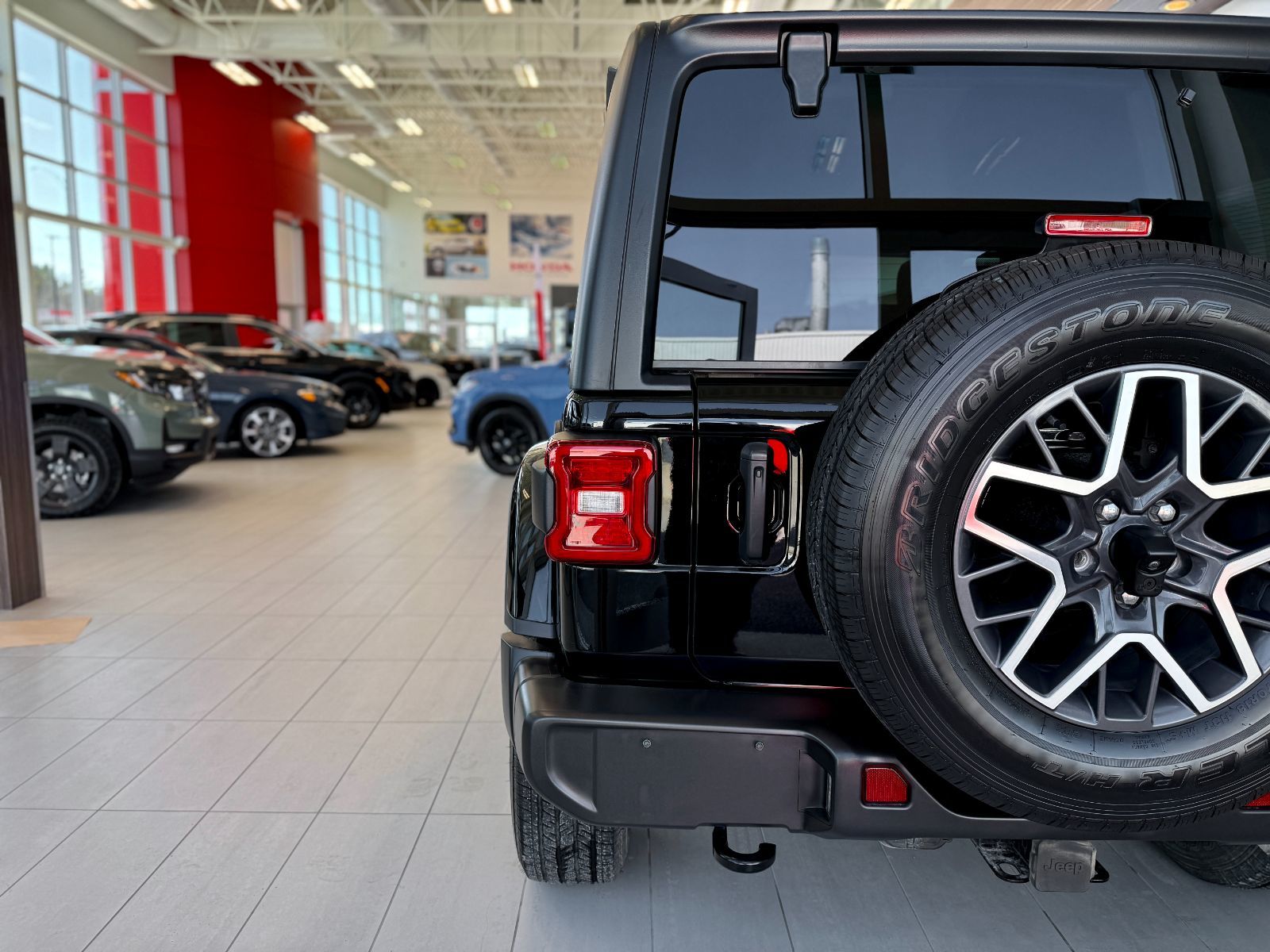 Jeep Wrangler Sahara 2024-13
