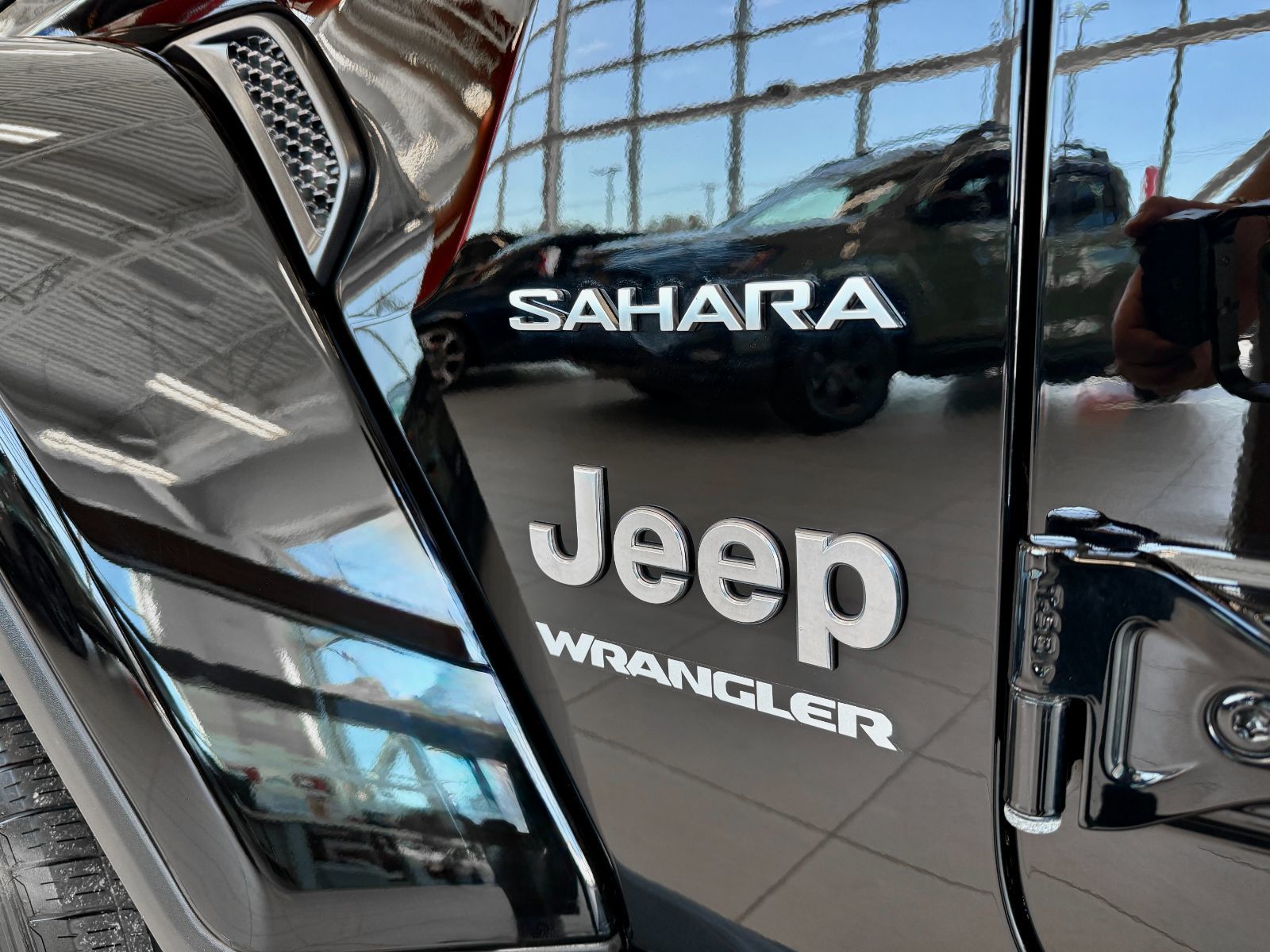 Jeep Wrangler Sahara 2024-16