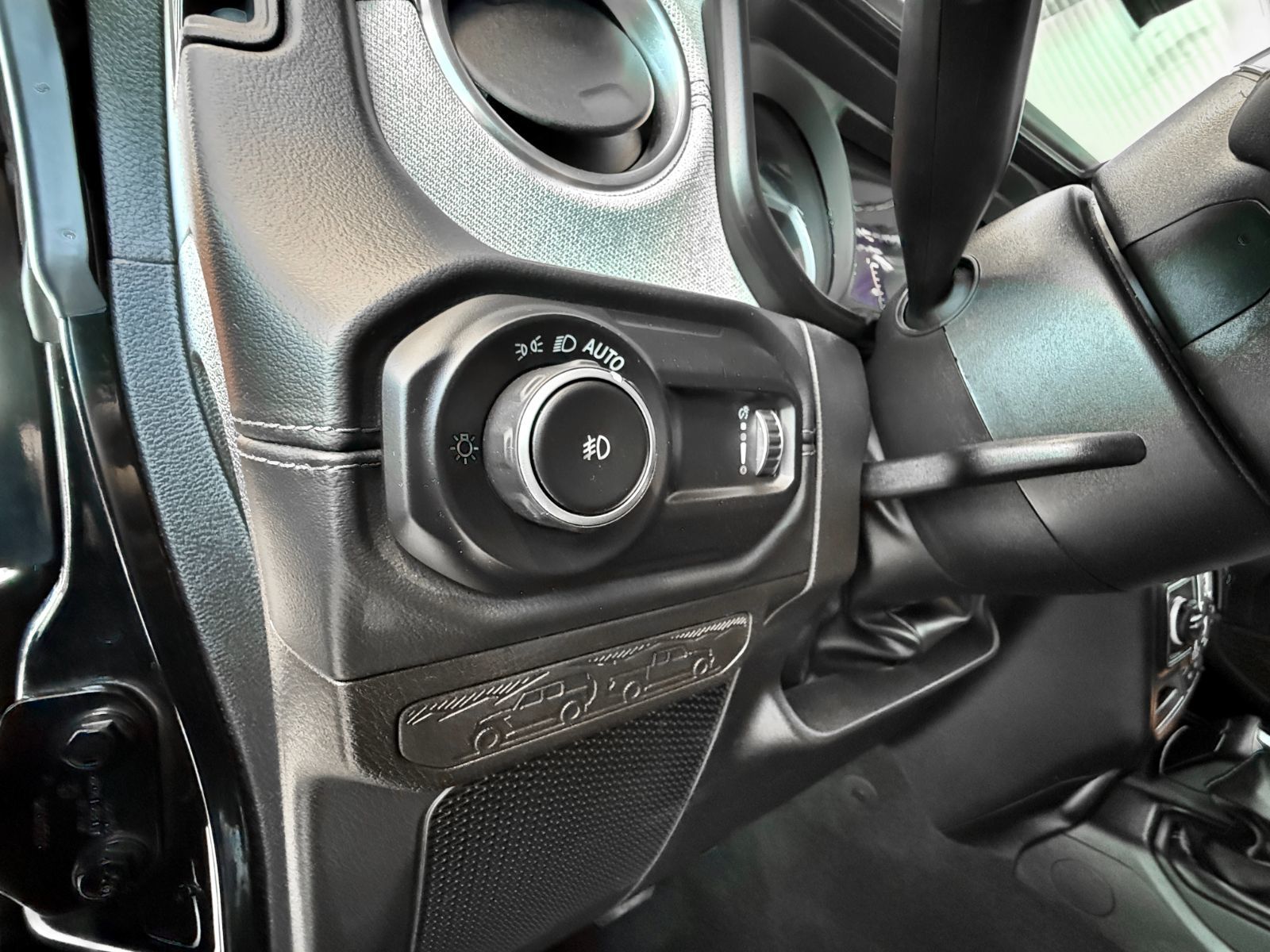 Jeep Wrangler Sahara 2024-33