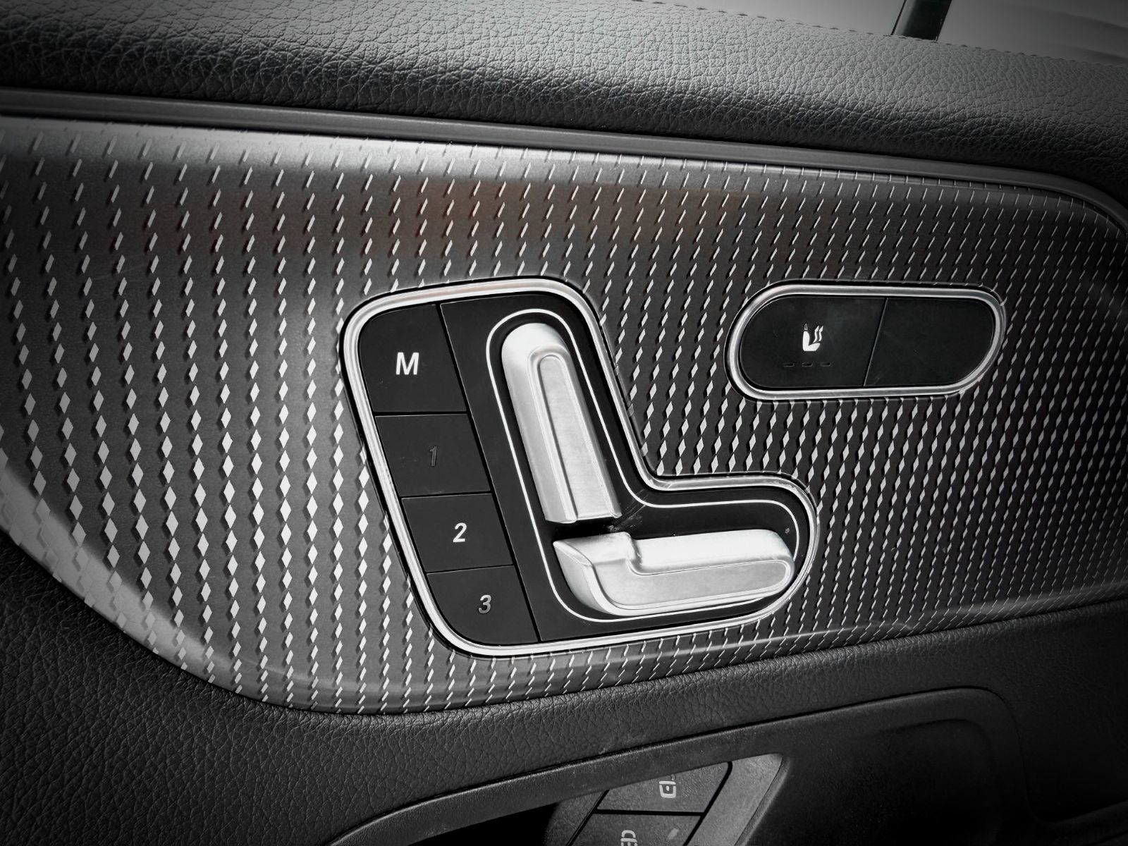 Mercedes-Benz GLB 250 2021-32