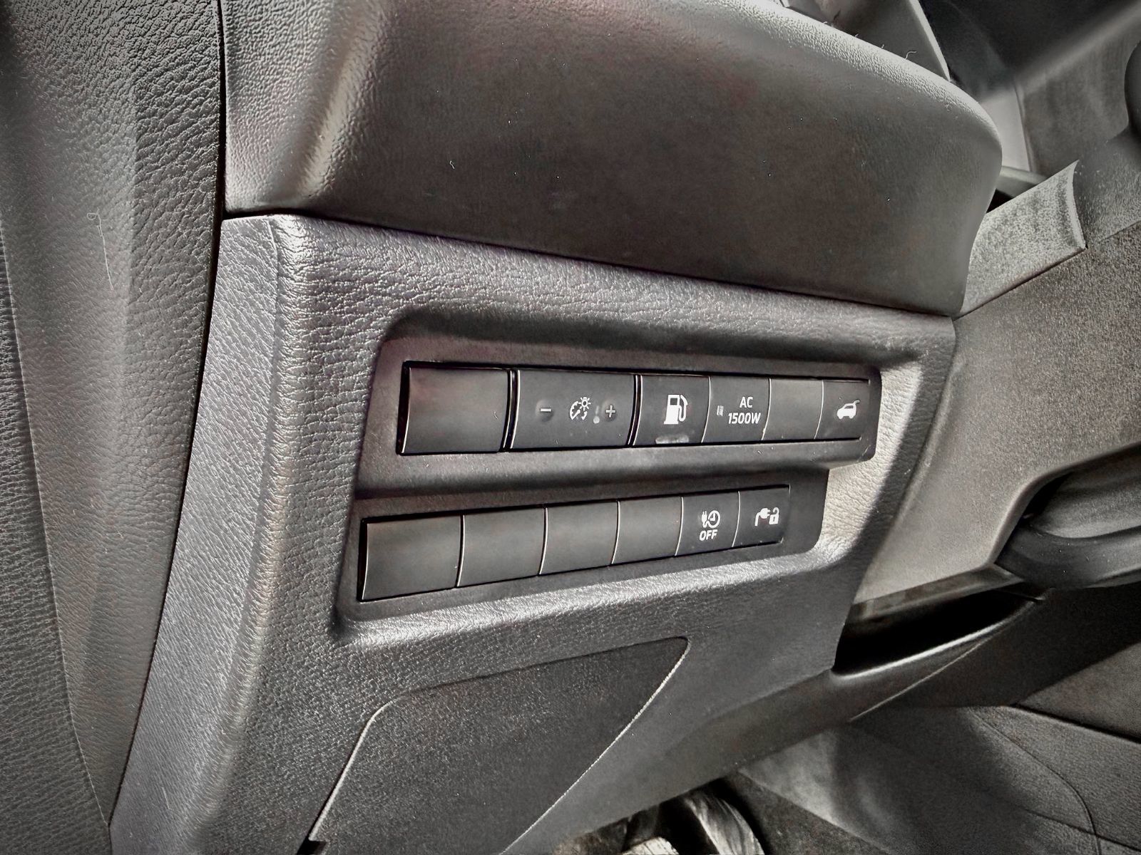 Mitsubishi Outlander Plug-In Hybrid LE 2024-27