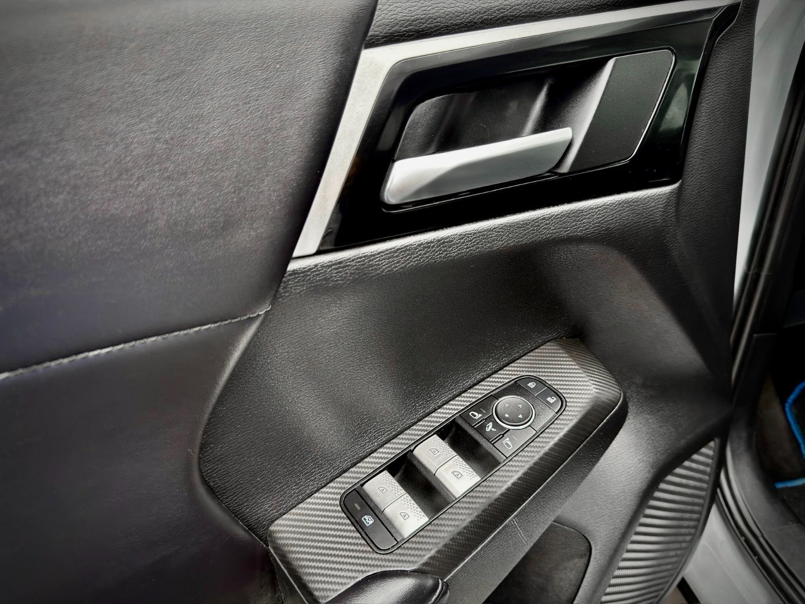 Mitsubishi Outlander Plug-In Hybrid LE 2024-26