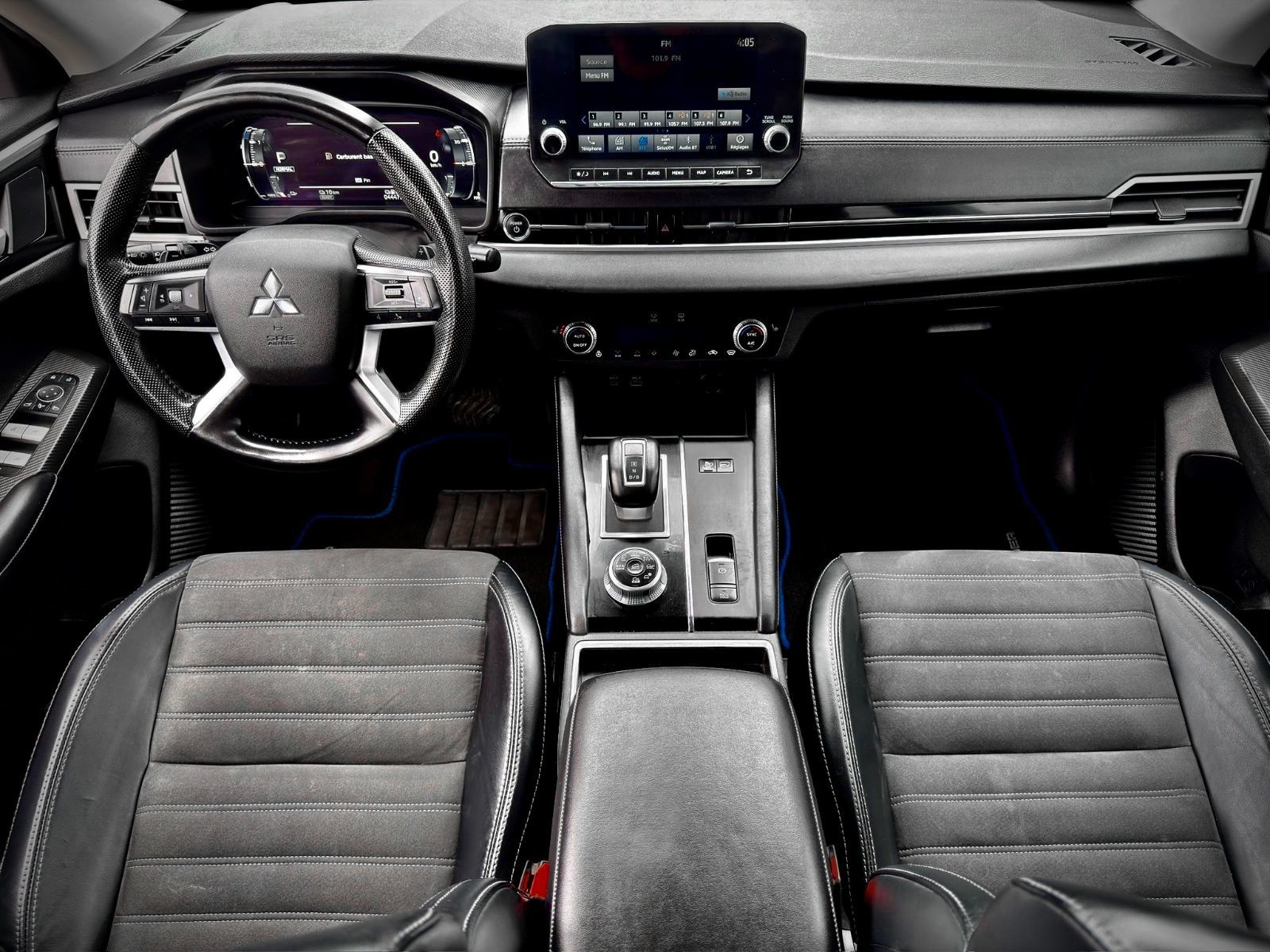 Mitsubishi Outlander Plug-In Hybrid LE 2024-15