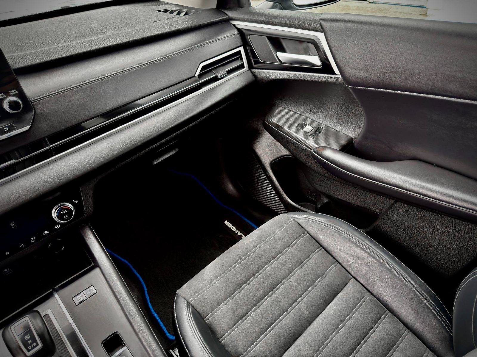 Mitsubishi Outlander Plug-In Hybrid LE 2024-16