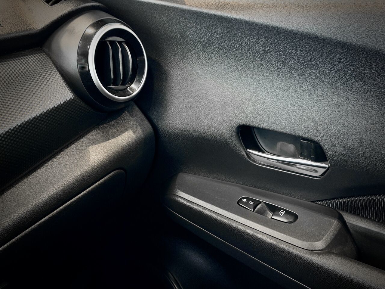 Nissan Kicks SV TA 2022-28