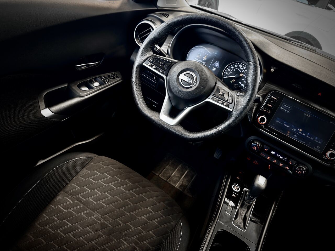Nissan Kicks SV TA 2022-17