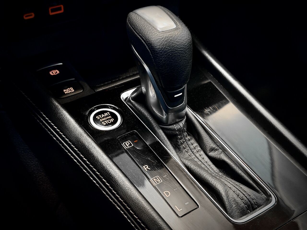 Nissan Kicks SV TA 2022-27