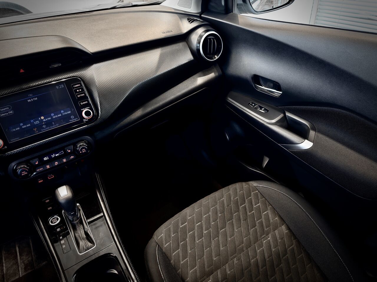 Nissan Kicks SV TA 2022-19