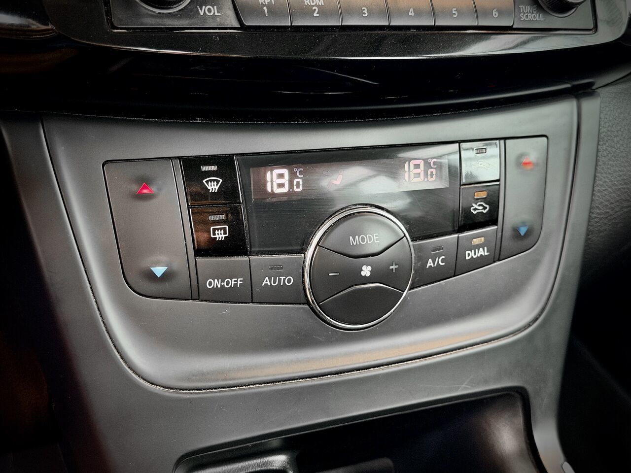 2018 Nissan Sentra SV CVT-26