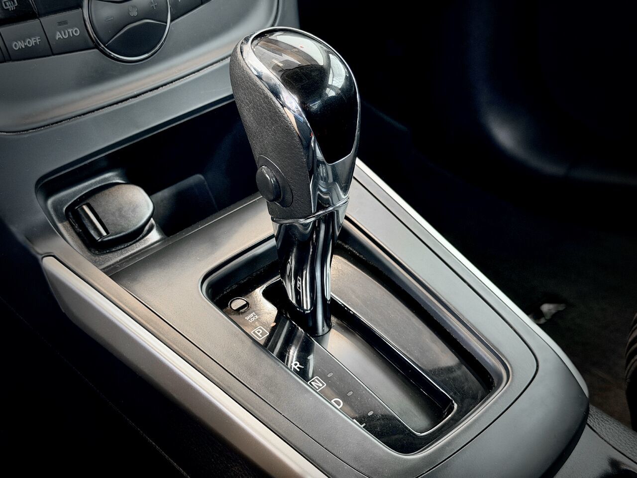 2018 Nissan Sentra SV CVT-27