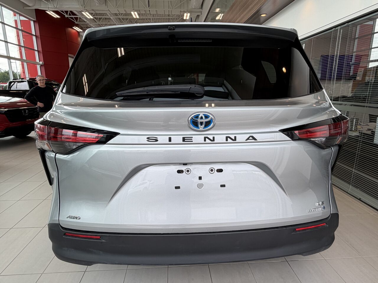 Photo Toyota Sienna LE TI 8 places 2022 #7
