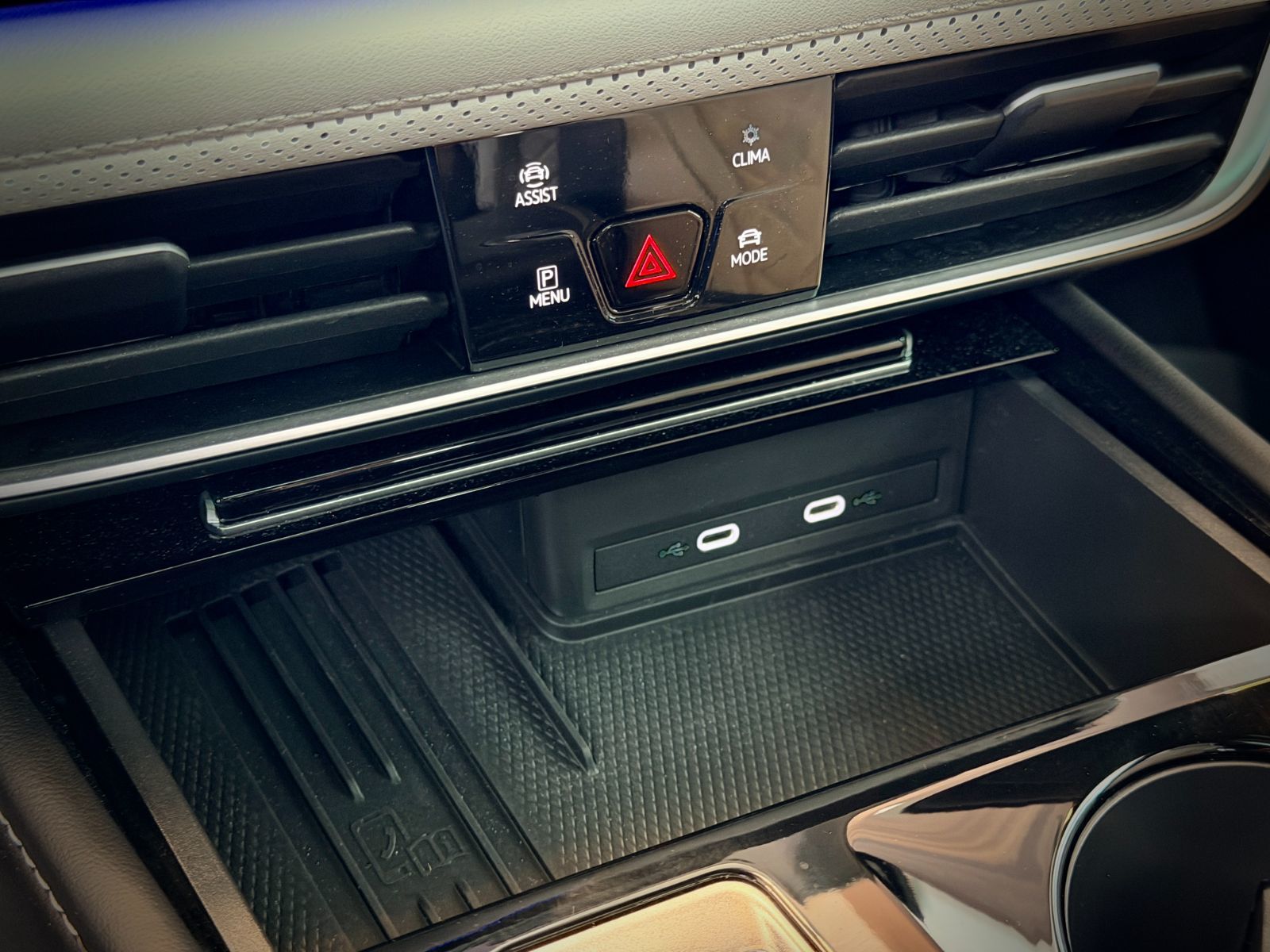2026 Volkswagen Atlas Cross Sport Execline-31