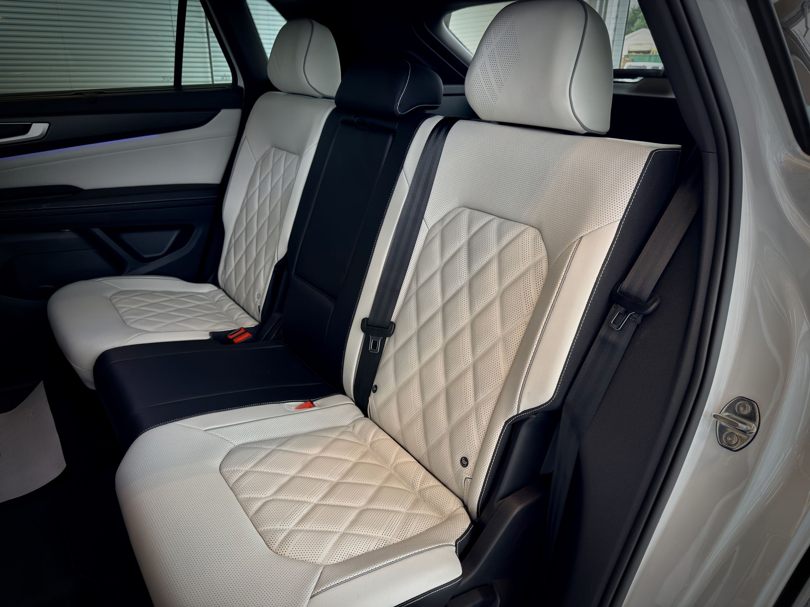 2026 Volkswagen Atlas Cross Sport Execline-22
